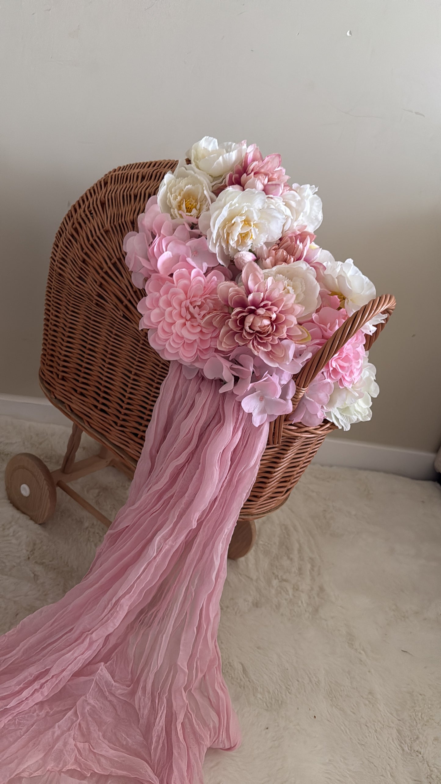 Poppenwagen silkflower