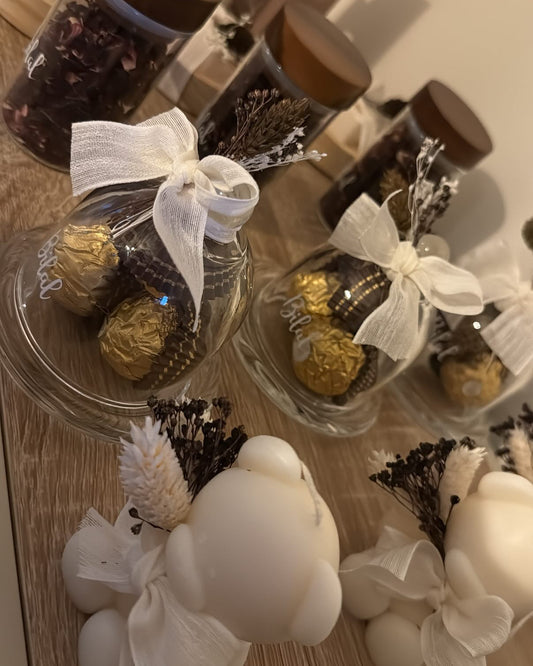 Glazen bokaaltje met chocola